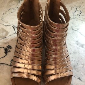 Girls size 2 light gold sandals